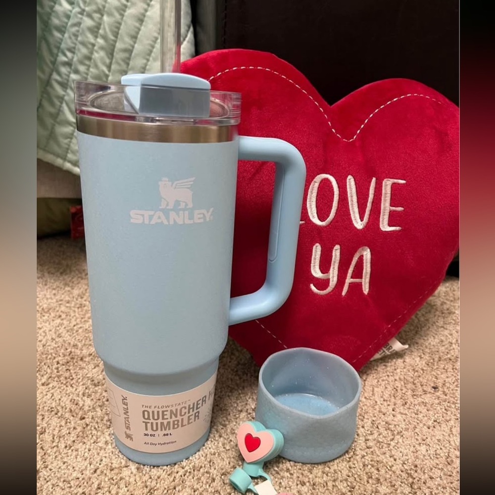 Stanley Powder Crush Blue Quencher Tumbler 30oz